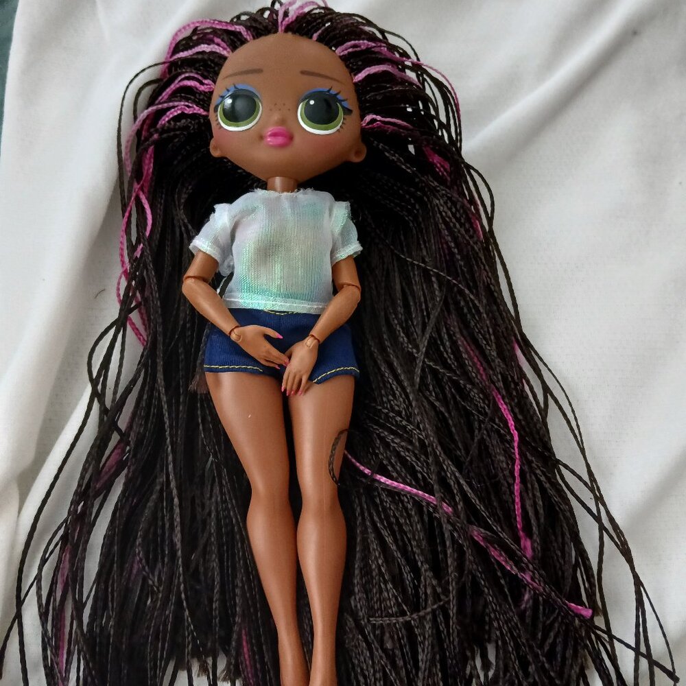 LOL Surprise  omg Honeylicious fashion  doll
